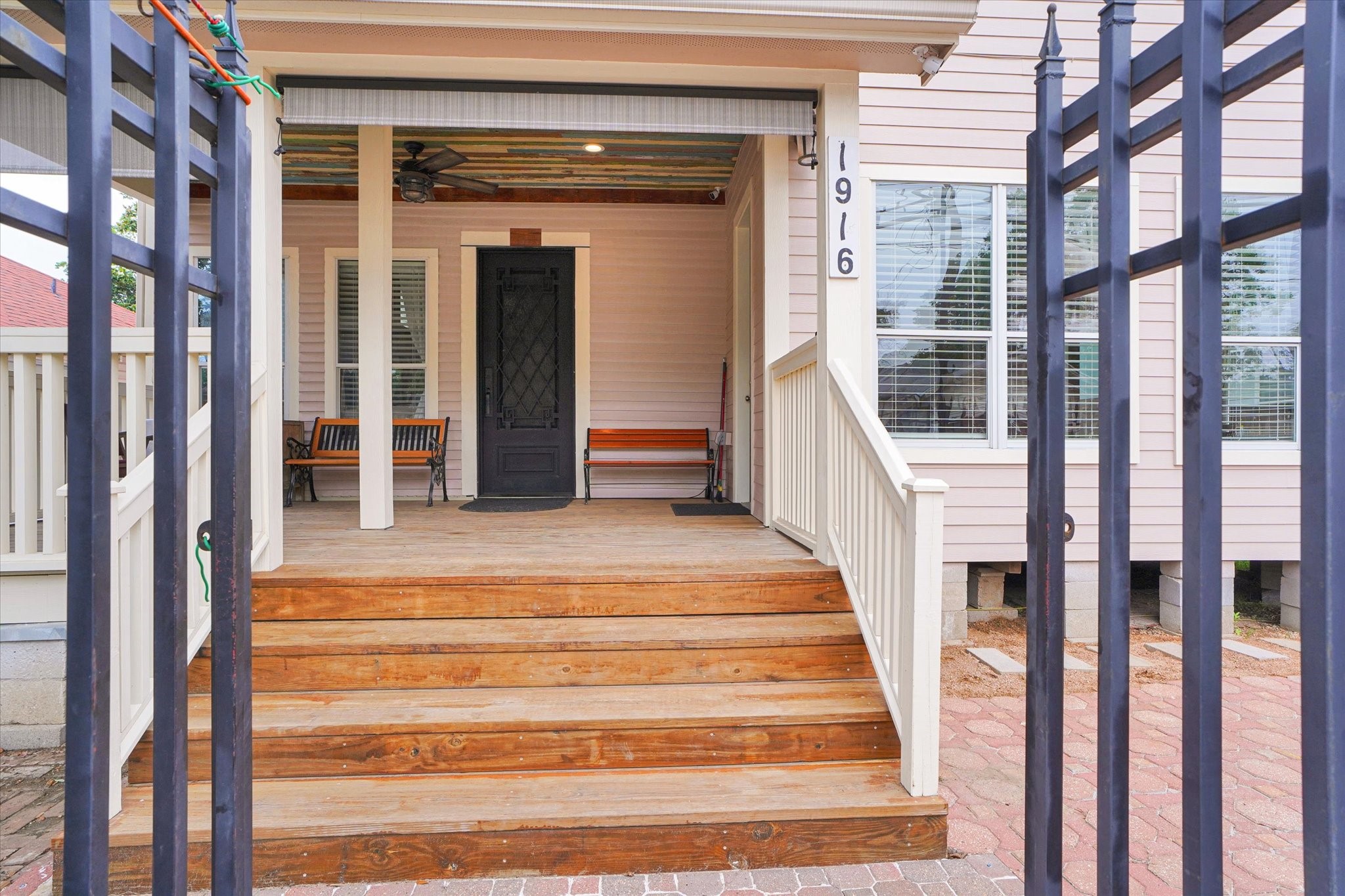 1916 Hardy Street Houston, TX 77026 - Photo 3 of 42