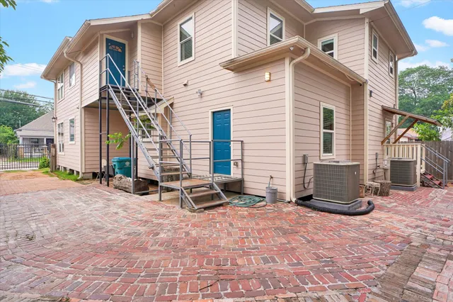 $675,000 | 1916 Hardy Street, Houston, TX 77026