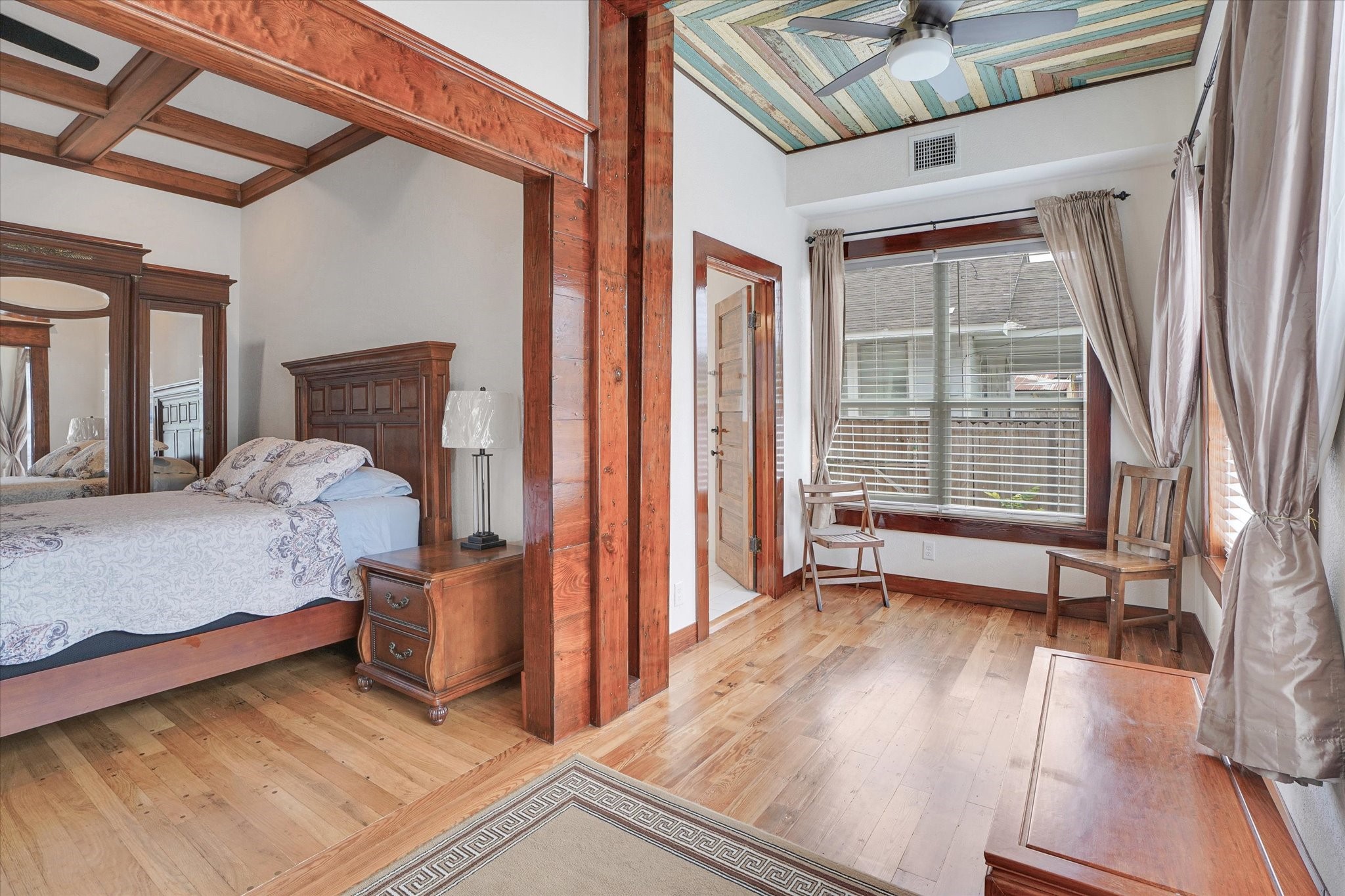 1916 Hardy Street Houston, TX 77026 - Photo 8 of 42 En suite full bath through here. This additional space in bedroom #1 is appx 6'X18'