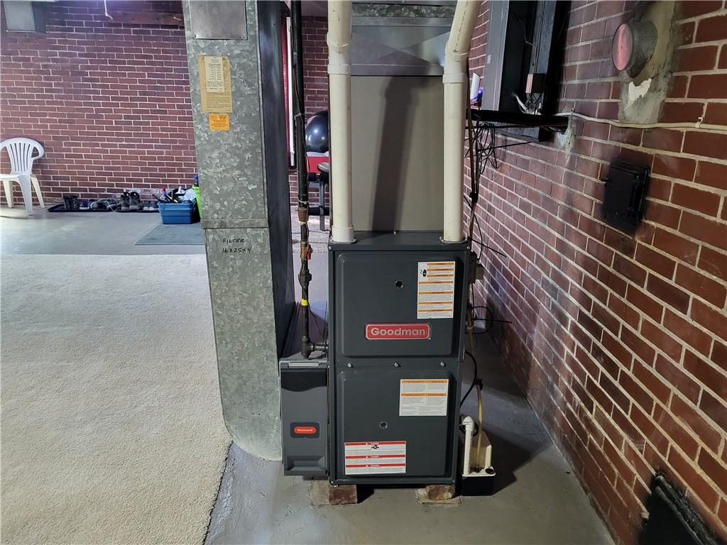 211 Oak Street Butler, PA 16001 - Photo 31 of 37 Newer Furnace