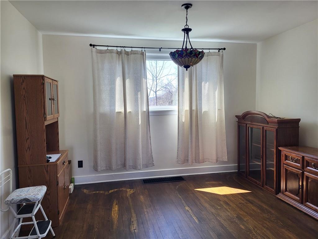 211 Oak Street Butler, PA 16001 - Photo 7 of 37 Dining Room