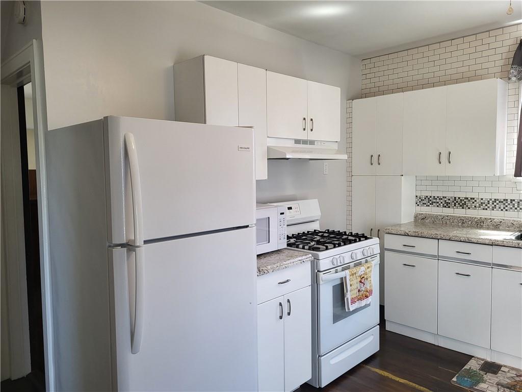 211 Oak Street Butler, PA 16001 - Photo 10 of 37 Appliances are included