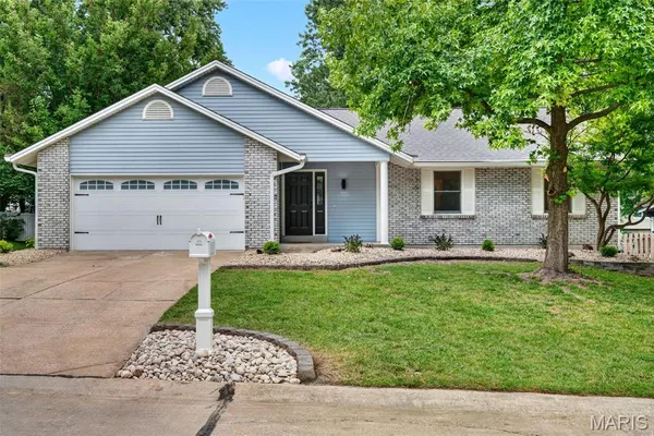 $415,000 | 104 Christine Cay Court, St. Charles, MO 63304