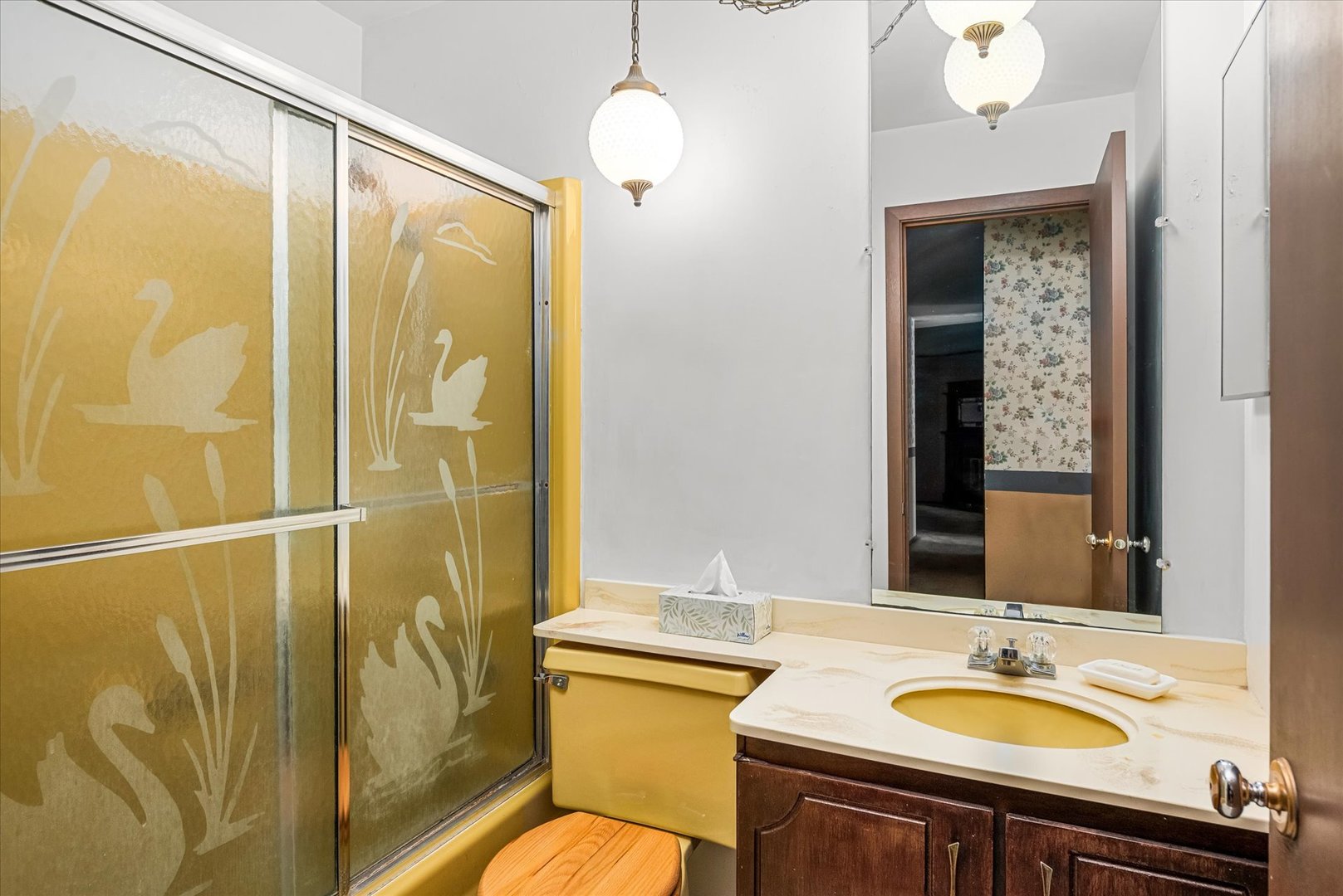 33 Somerset Road Montgomery, IL 60538 - Photo 15 of 17 a bathroom with a sink and a mirror