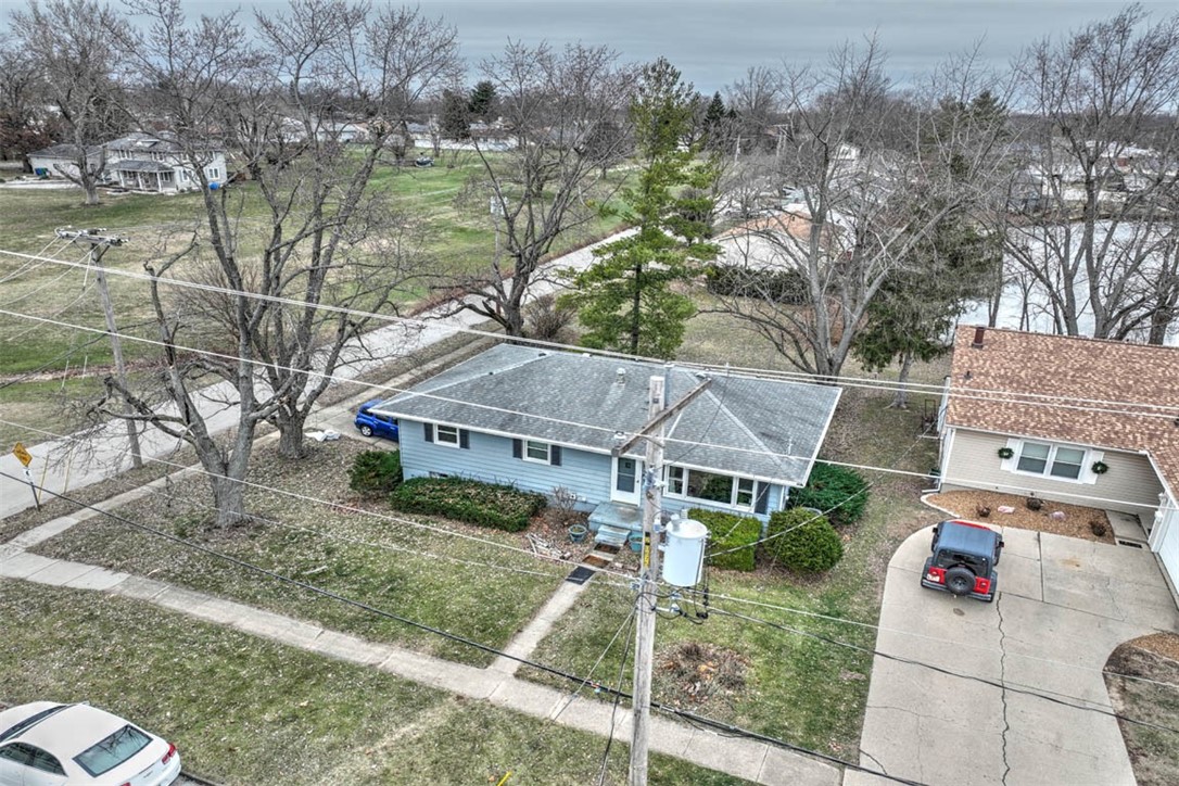 2105 North Summit Avenue Decatur, IL 62526 - Photo 3 of 29 Gallery Image 3