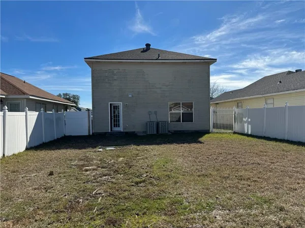 $217,800 | 2020 Lac La Belle Drive, Harvey, LA 70058