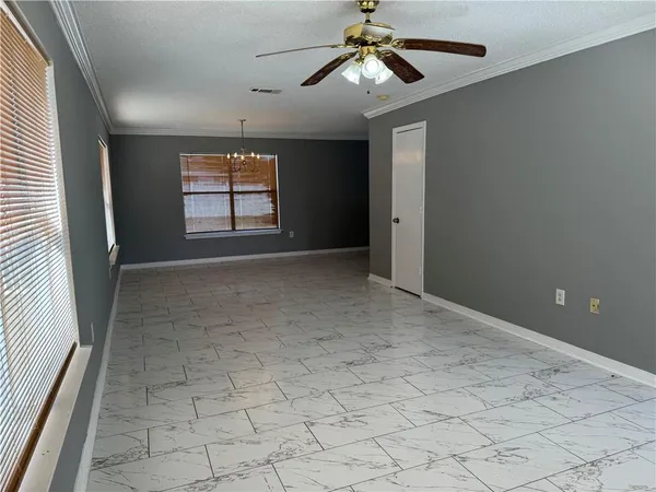 $217,800 | 2020 Lac La Belle Drive, Harvey, LA 70058