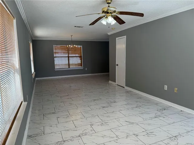 $219,800 | 2020 Lac La Belle Drive, Harvey, LA 70058