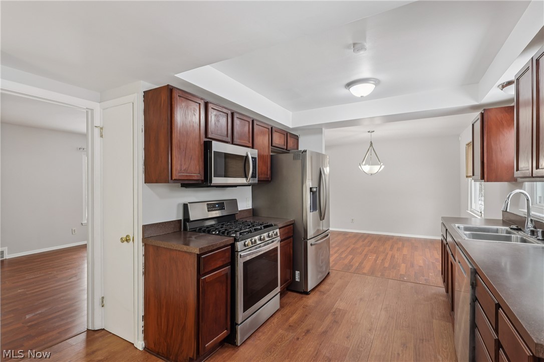 4480 Birchwold Road Cleveland, OH 44121 - Photo 2 of 30