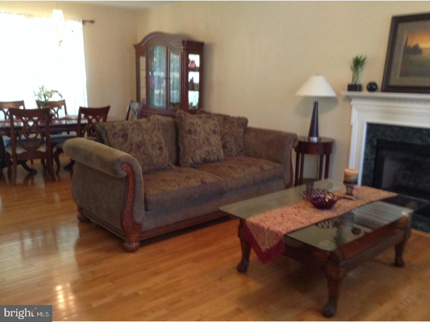 1858 Monroeville Road Monroeville, NJ 08343 - Photo 14 of 24 Living Room