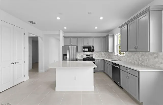 $401,940 | 12646 Pyrite Court, Alva, FL 33920