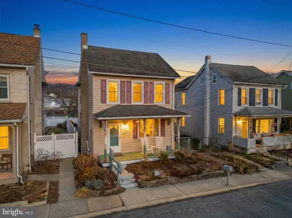 $309,900 | 117 South Canal Street, Walnutport, PA 18088