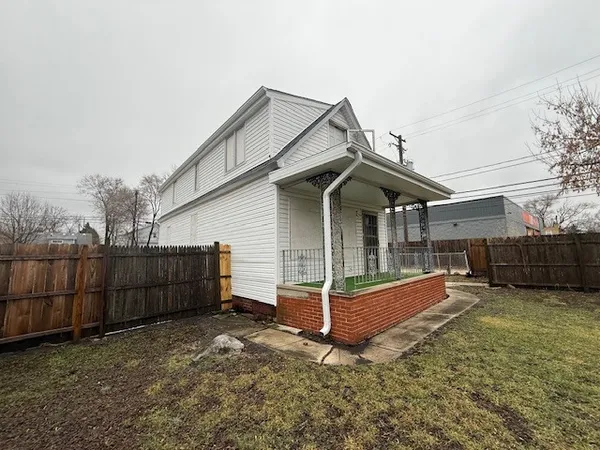 $99,900 | 4053 Rose Avenue, Lyons, IL 60534