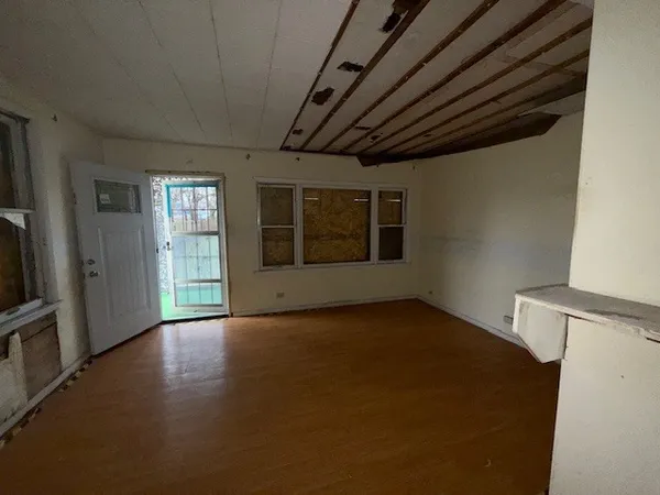 $99,900 | 4053 Rose Avenue, Lyons, IL 60534