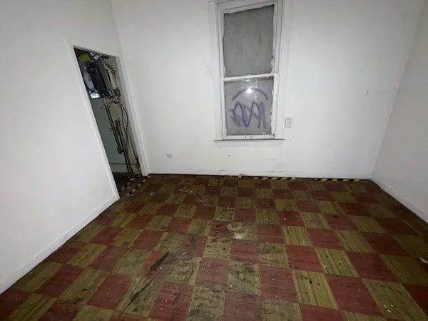 $99,900 | 4053 Rose Avenue, Lyons, IL 60534