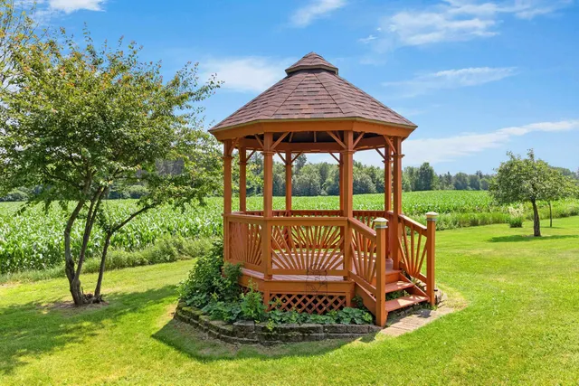 $949,900 | W4233 Porterfield Lake Road, Porterfield, WI 54159