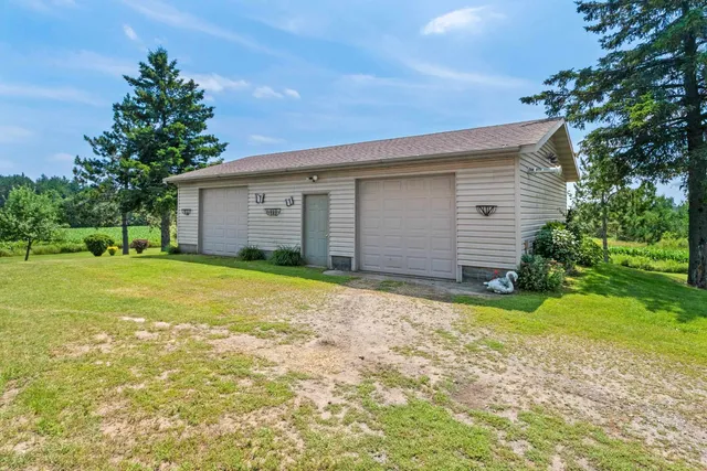 $949,900 | W4233 Porterfield Lake Road, Porterfield, WI 54159