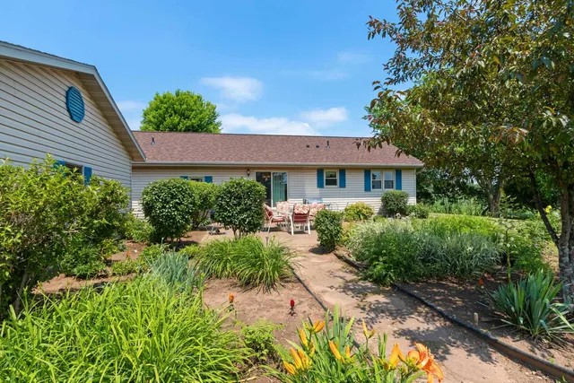 $949,900 | W4233 Porterfield Lake Road, Porterfield, WI 54159