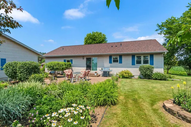 $949,900 | W4233 Porterfield Lake Road, Porterfield, WI 54159