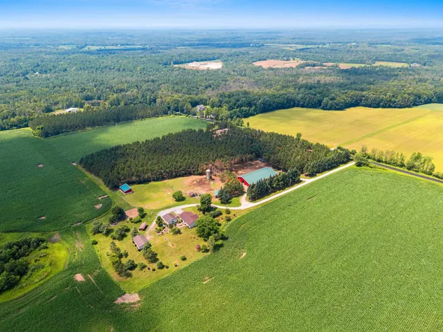 $949,900 | W4233 Porterfield Lake Road, Porterfield, WI 54159