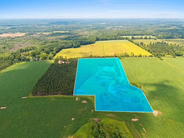 $949,900 | W4233 Porterfield Lake Road, Porterfield, WI 54159