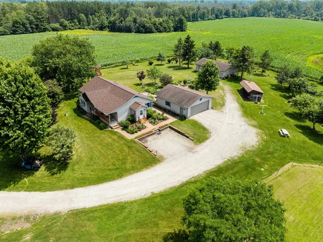 $949,900 | W4233 Porterfield Lake Road, Porterfield, WI 54159