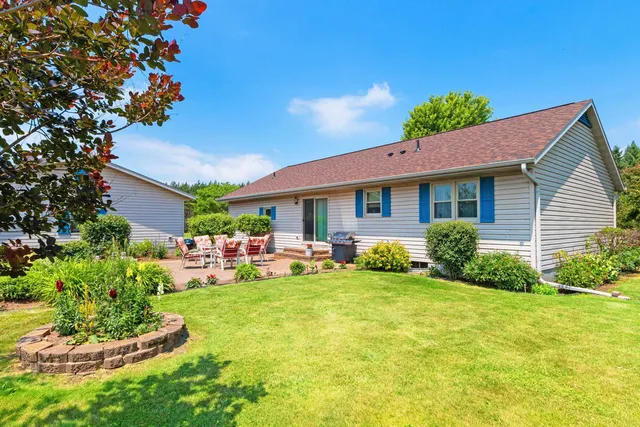 $949,900 | W4233 Porterfield Lake Road, Porterfield, WI 54159