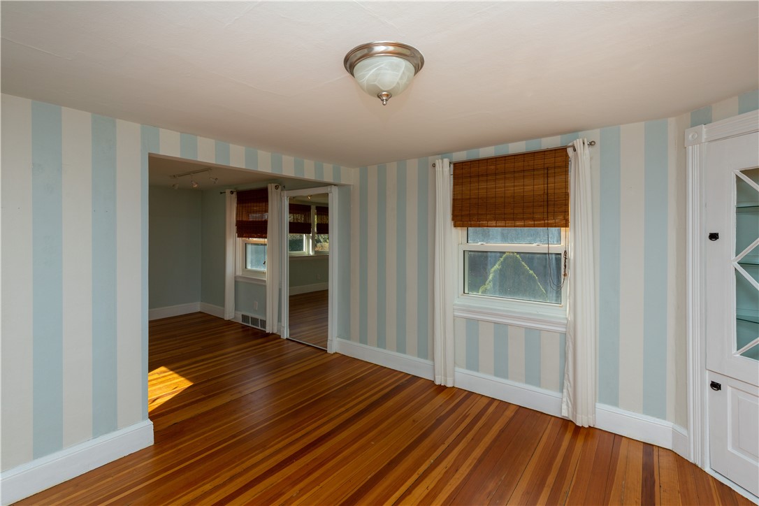 540 Bristol Ferry Road Portsmouth, RI 02871 - Photo 19 of 34
