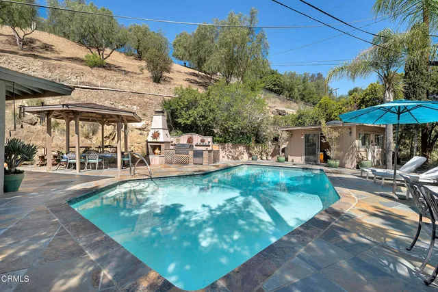 $1,799,999 | 9999 Wornom Avenue, Sunland, CA 91040