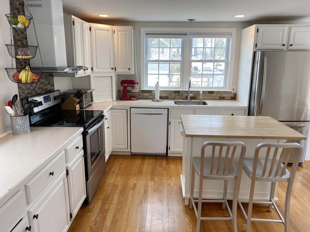 25 Home Street Hamilton, MA 01982 - Photo 5 of 16 Gallery Image 5