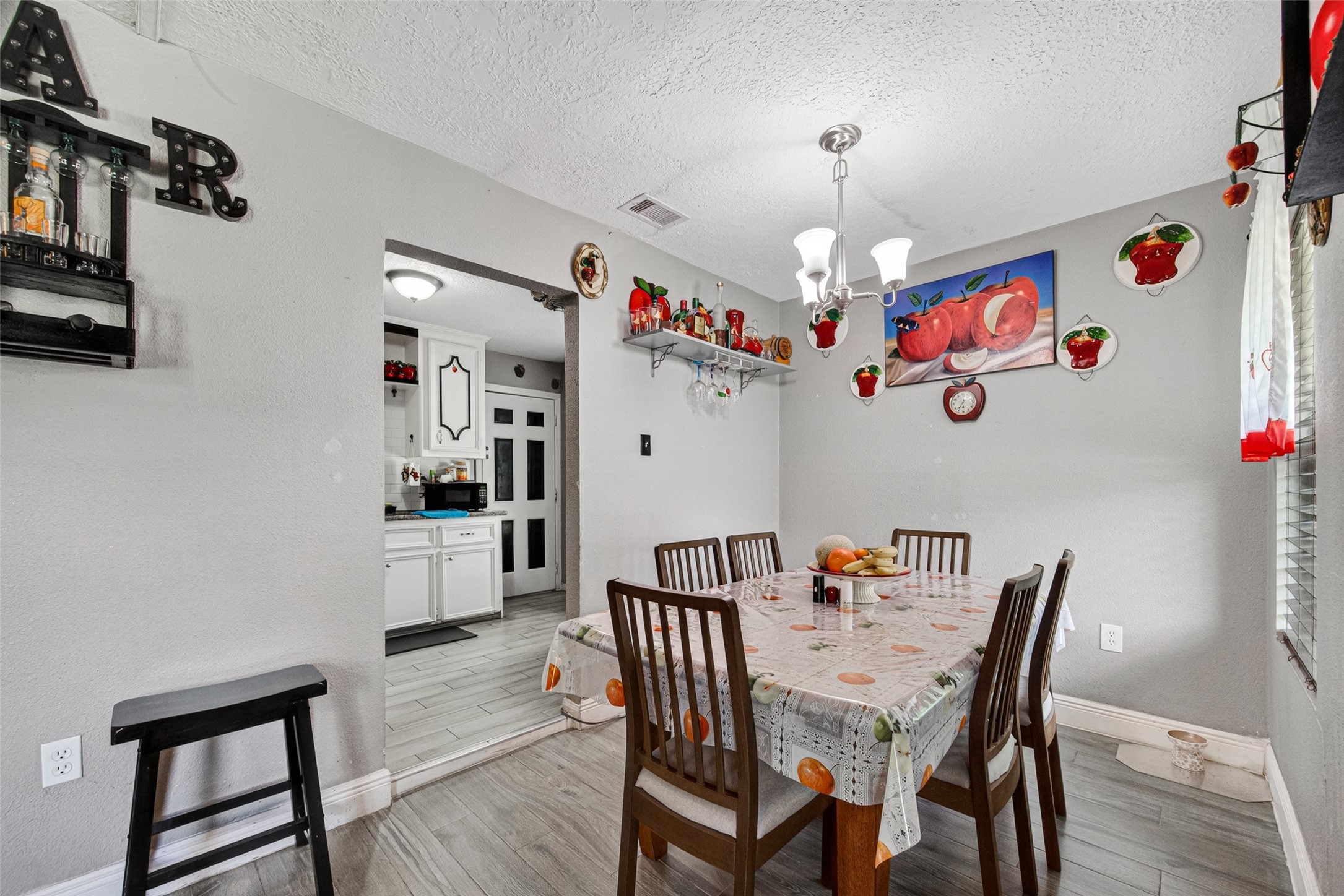 2402 Raymond Street Pasadena, TX 77506 - Photo 10 of 33