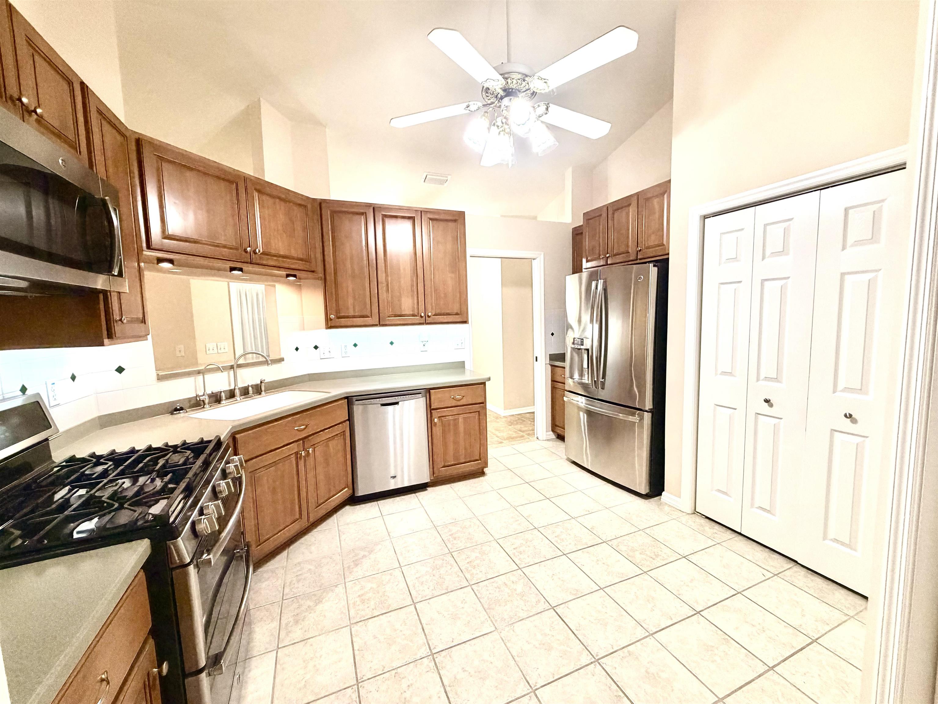 147 Confederate Point Road Palatka, FL 32177 - Photo 18 of 57 Gallery Image 18