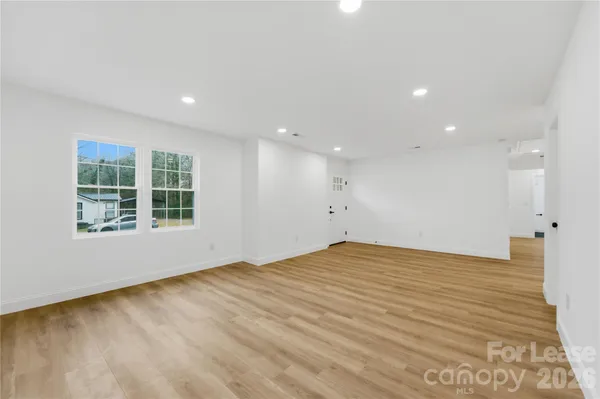 $2,600 | 523 Biltmore Street, Mooresville, NC 28115