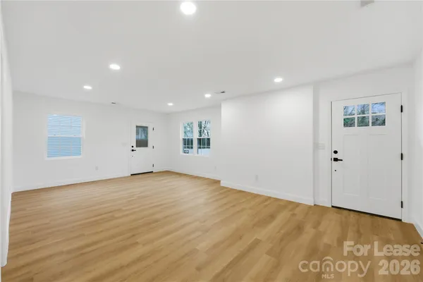 $2,600 | 523 Biltmore Street, Mooresville, NC 28115