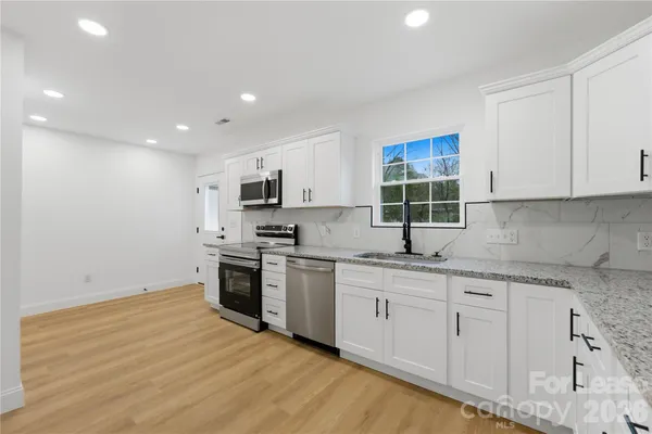 $2,600 | 523 Biltmore Street, Mooresville, NC 28115