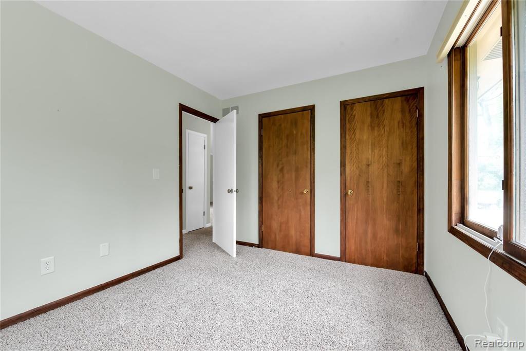 524 Keddle Road Howell, MI 48843 - Photo 16 of 35