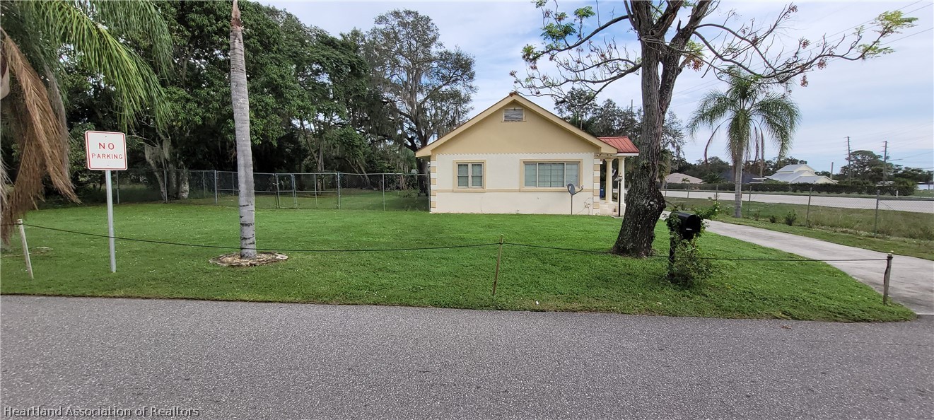 2012 Avalon Road Sebring, FL 33870 - Photo 1 of 33 Gallery Image 1