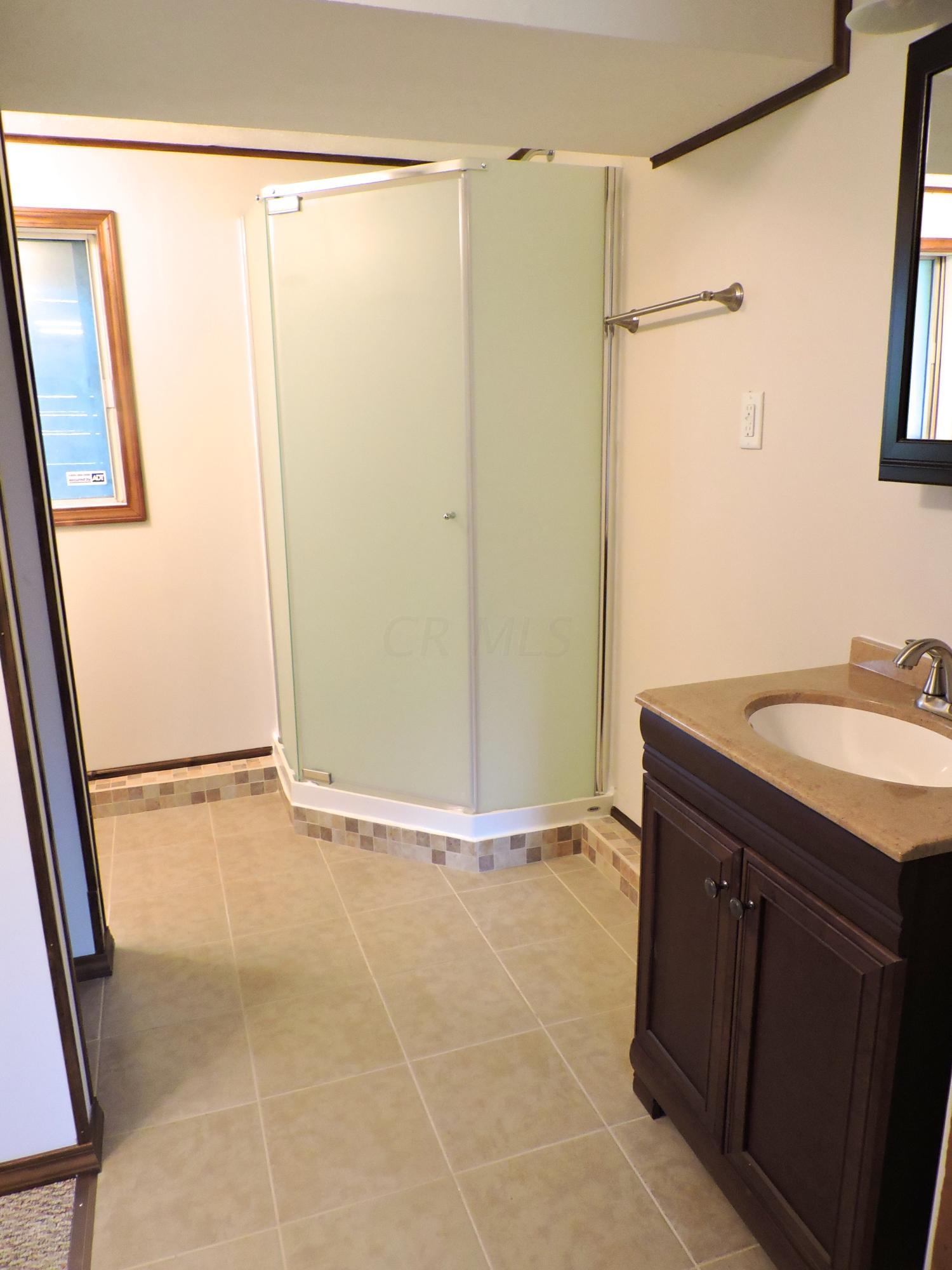 200 Helen Road Southwest Pataskala, OH 43062 - Photo 17 of 29 Gallery Image 17