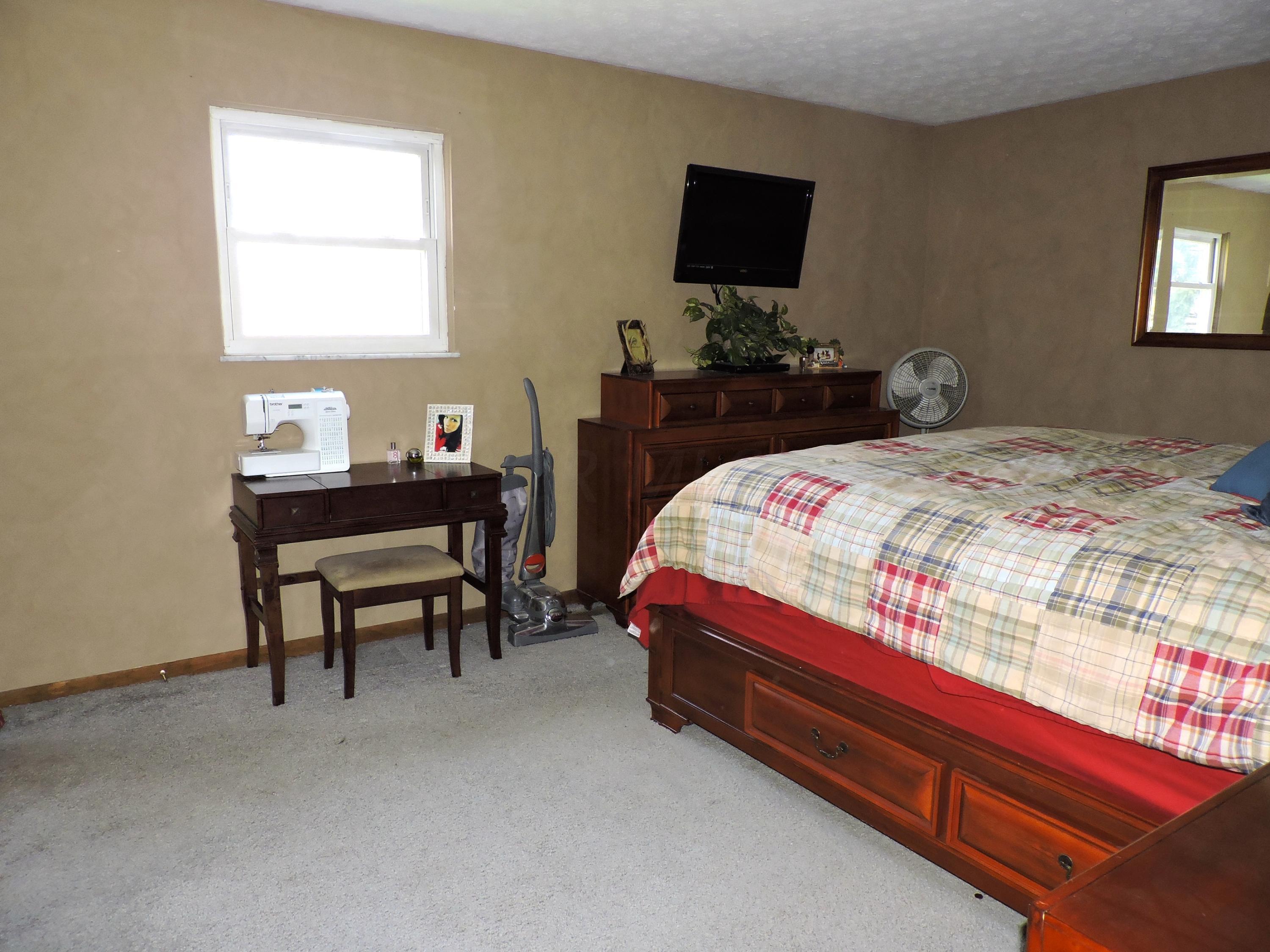 200 Helen Road Southwest Pataskala, OH 43062 - Photo 9 of 29 Gallery Image 9