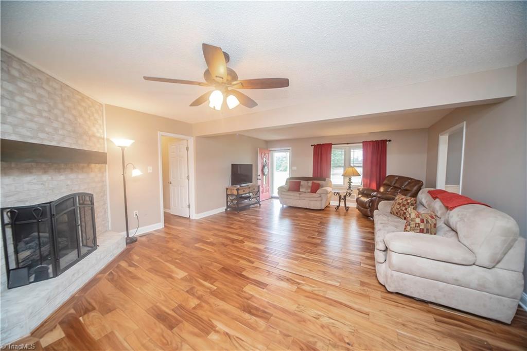364 Dixon Road Graham, NC 27253 - Photo 4 of 15 Gallery Image 4