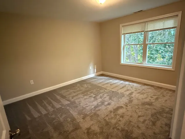 $3,100 | 5 Sheffield Drive, Dover, NH 03820