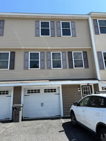 $3,100 | 5 Sheffield Drive, Dover, NH 03820