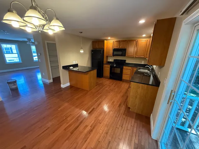 $3,100 | 5 Sheffield Drive, Dover, NH 03820