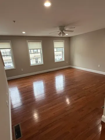 $3,100 | 5 Sheffield Drive, Dover, NH 03820