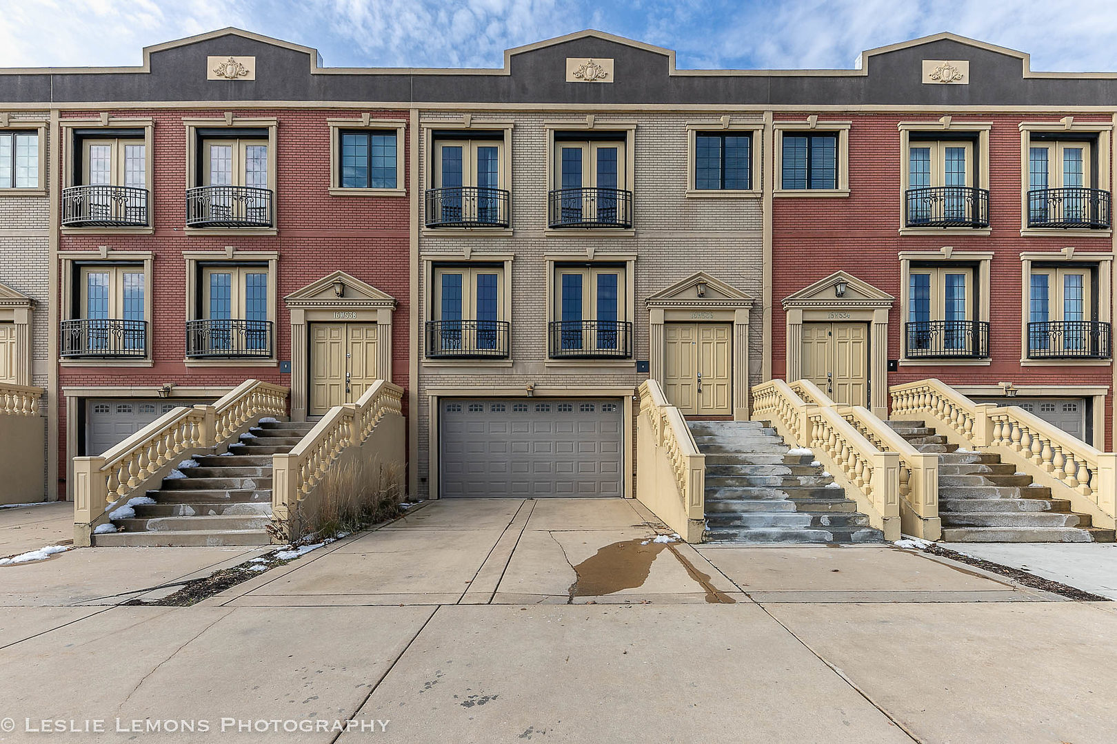 16W536 Bluff Road Willowbrook, IL 60527 - Photo 1 of 51
