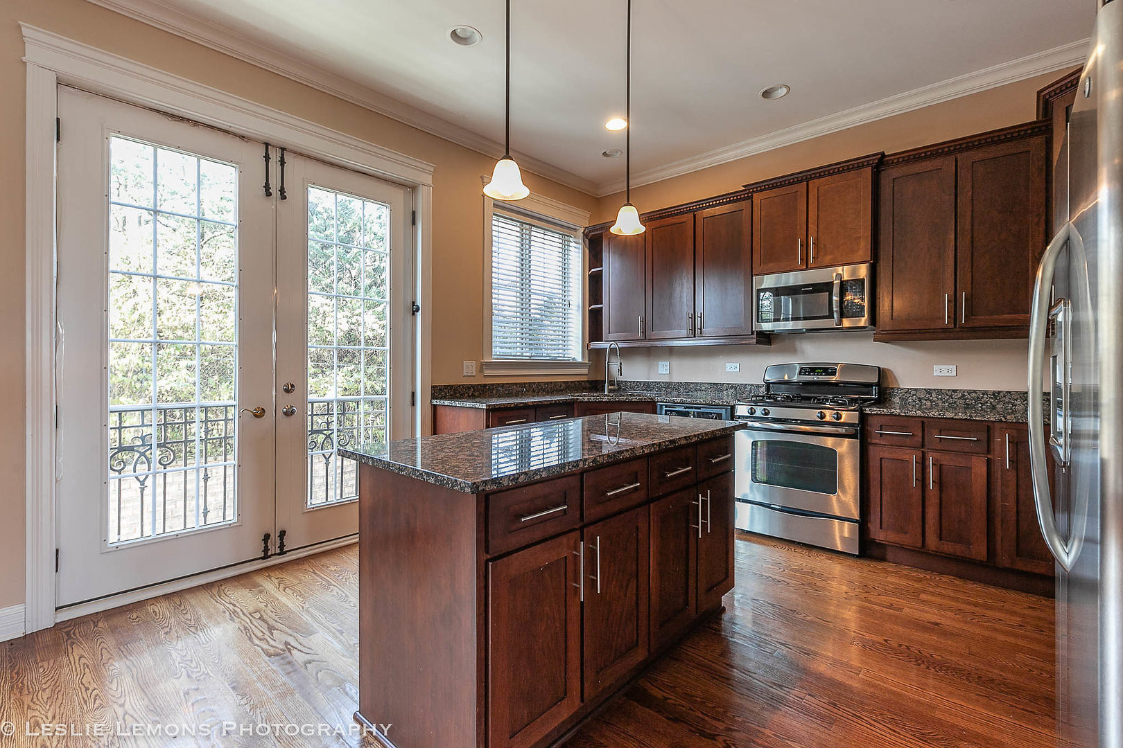 16W536 Bluff Road Willowbrook, IL 60527 - Photo 11 of 51