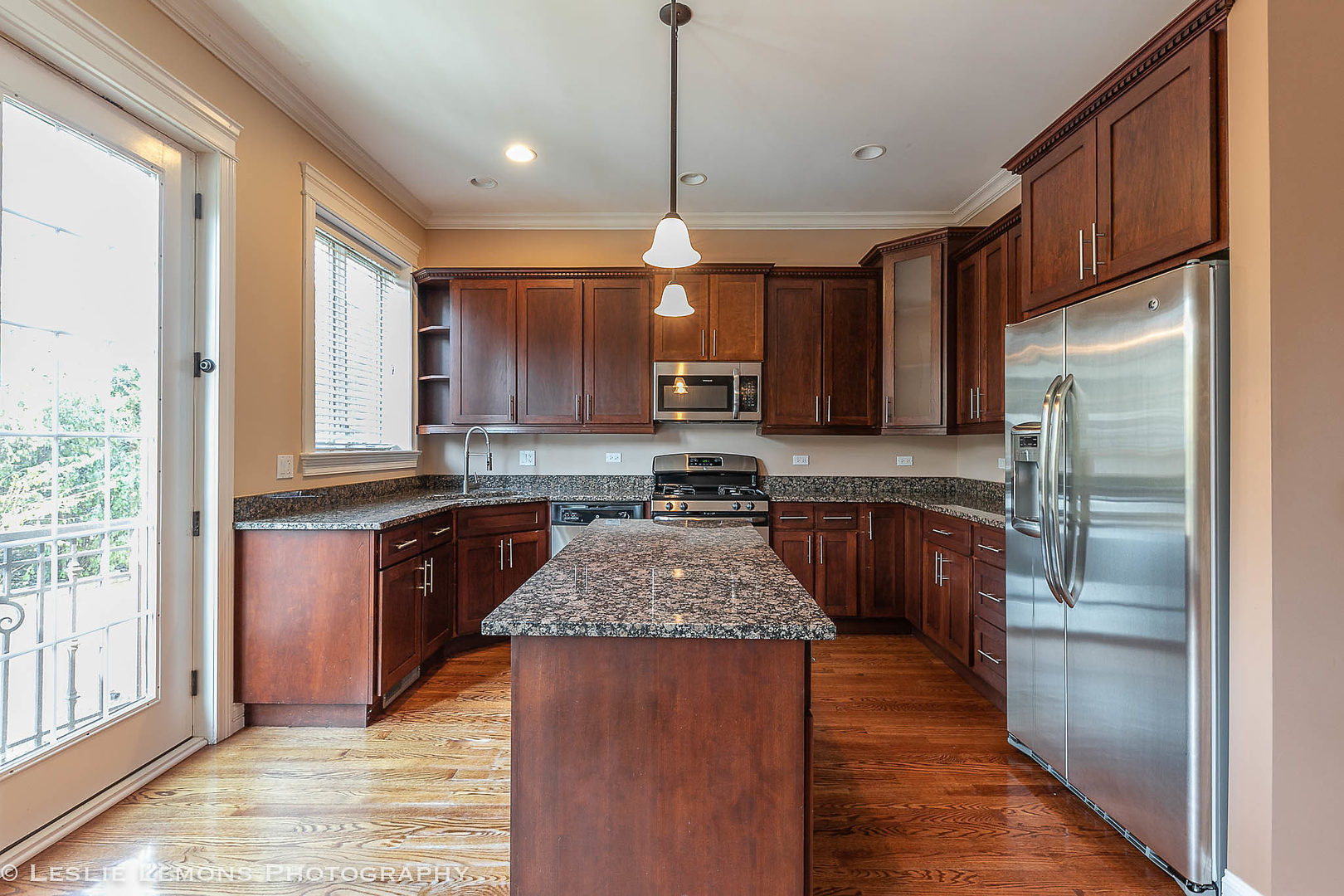 16W536 Bluff Road Willowbrook, IL 60527 - Photo 12 of 51