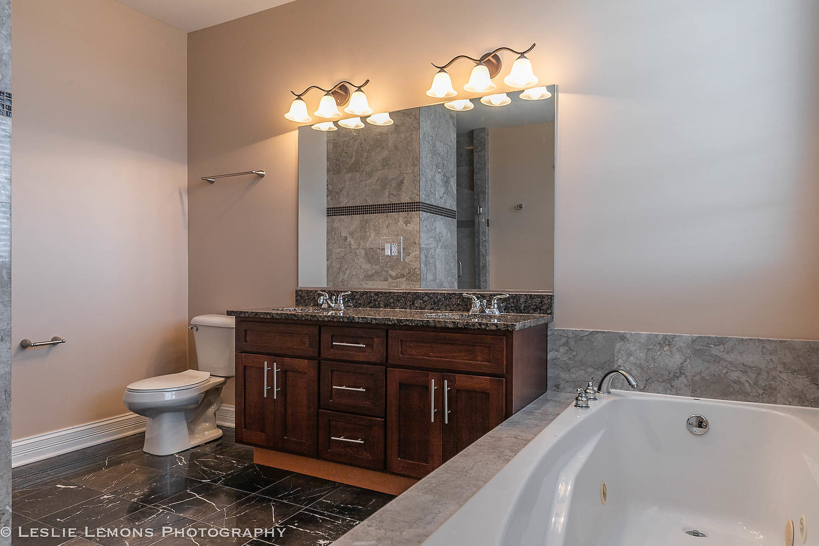 16W536 Bluff Road Willowbrook, IL 60527 - Photo 30 of 51