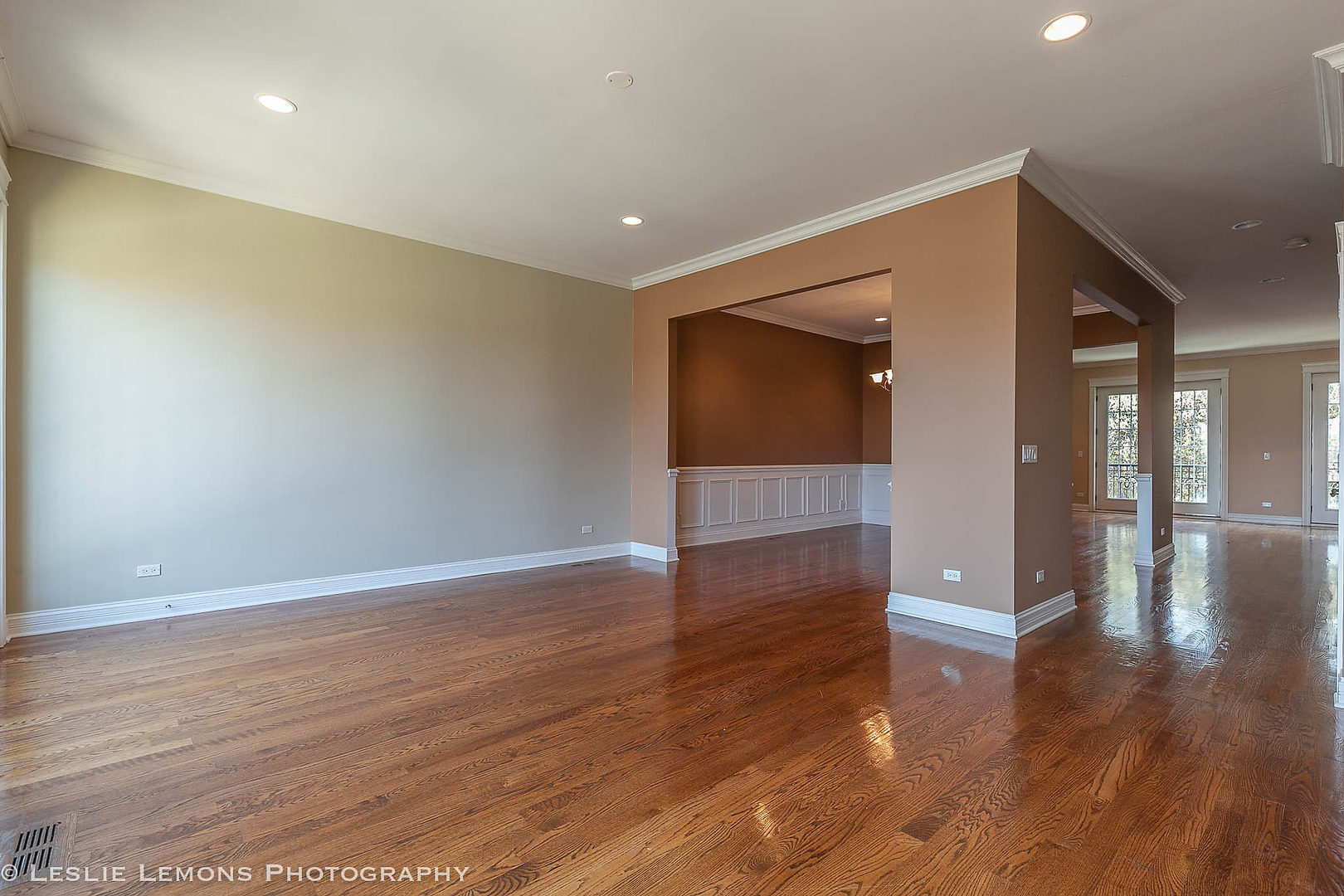 16W536 Bluff Road Willowbrook, IL 60527 - Photo 8 of 51