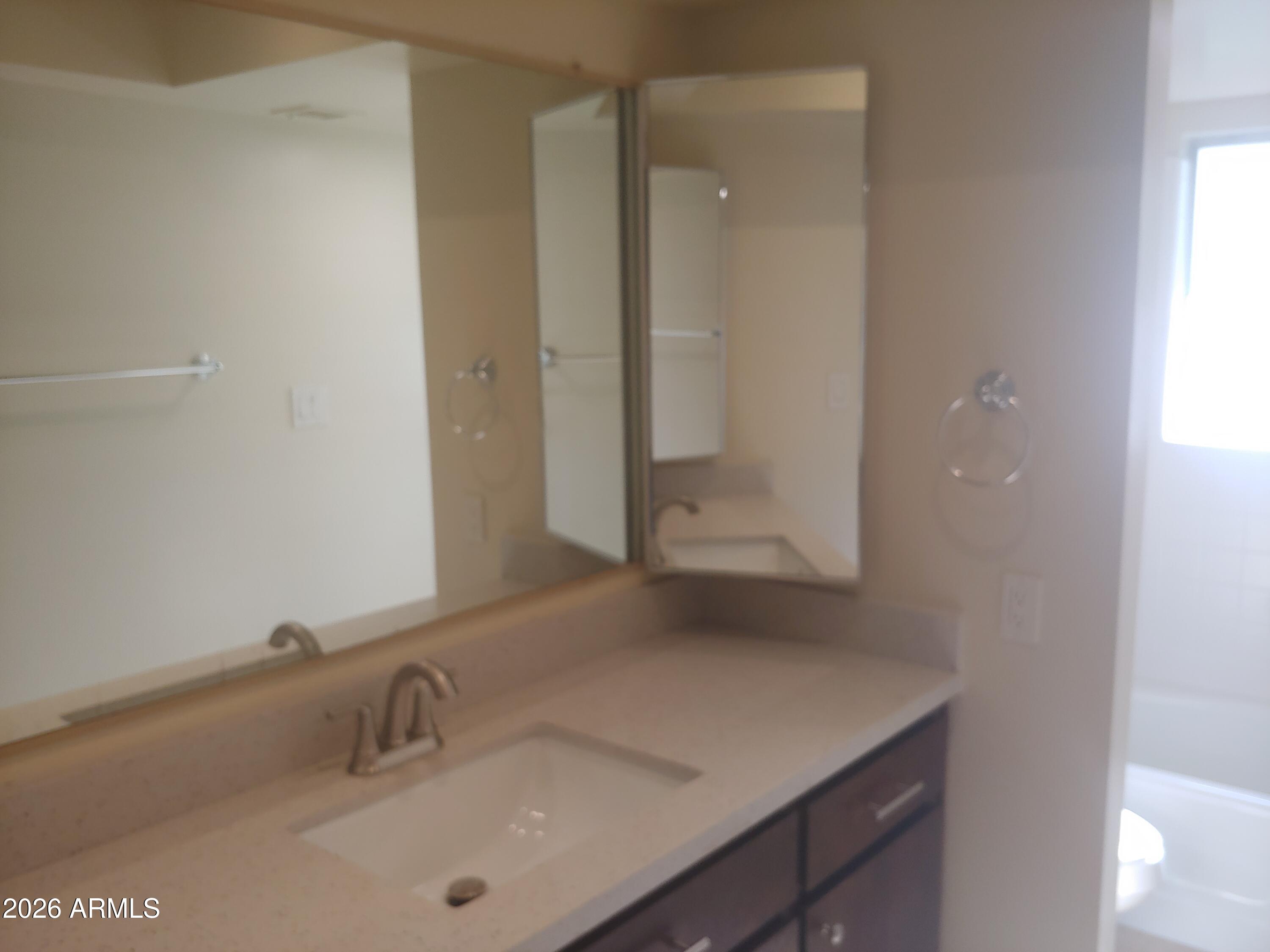 3429 East Cochise Road Phoenix, AZ 85028 - Photo 10 of 12 Guest Bath
